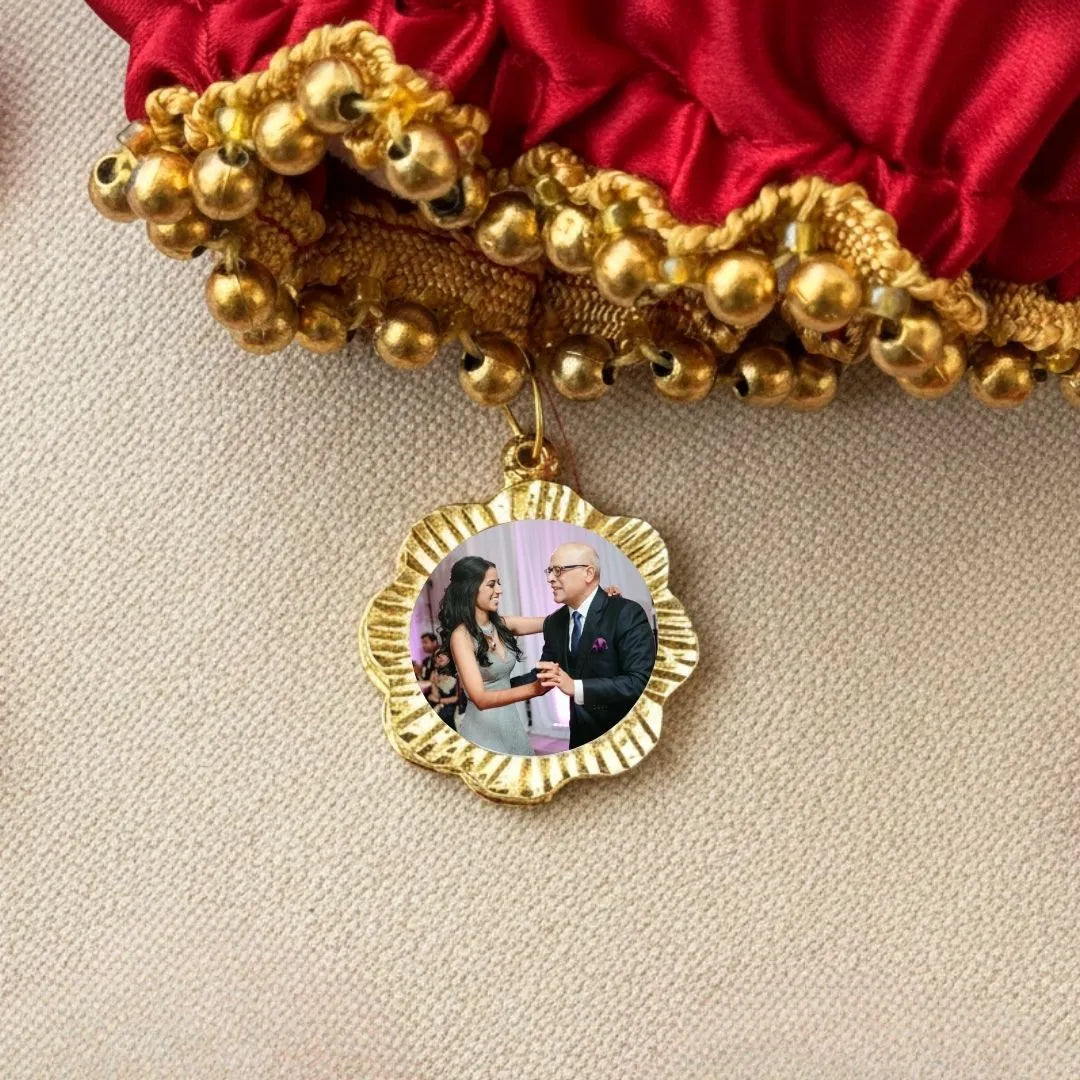 Gaana With Sada Saubhagyawati Premium Traditional Red Gaana Cover