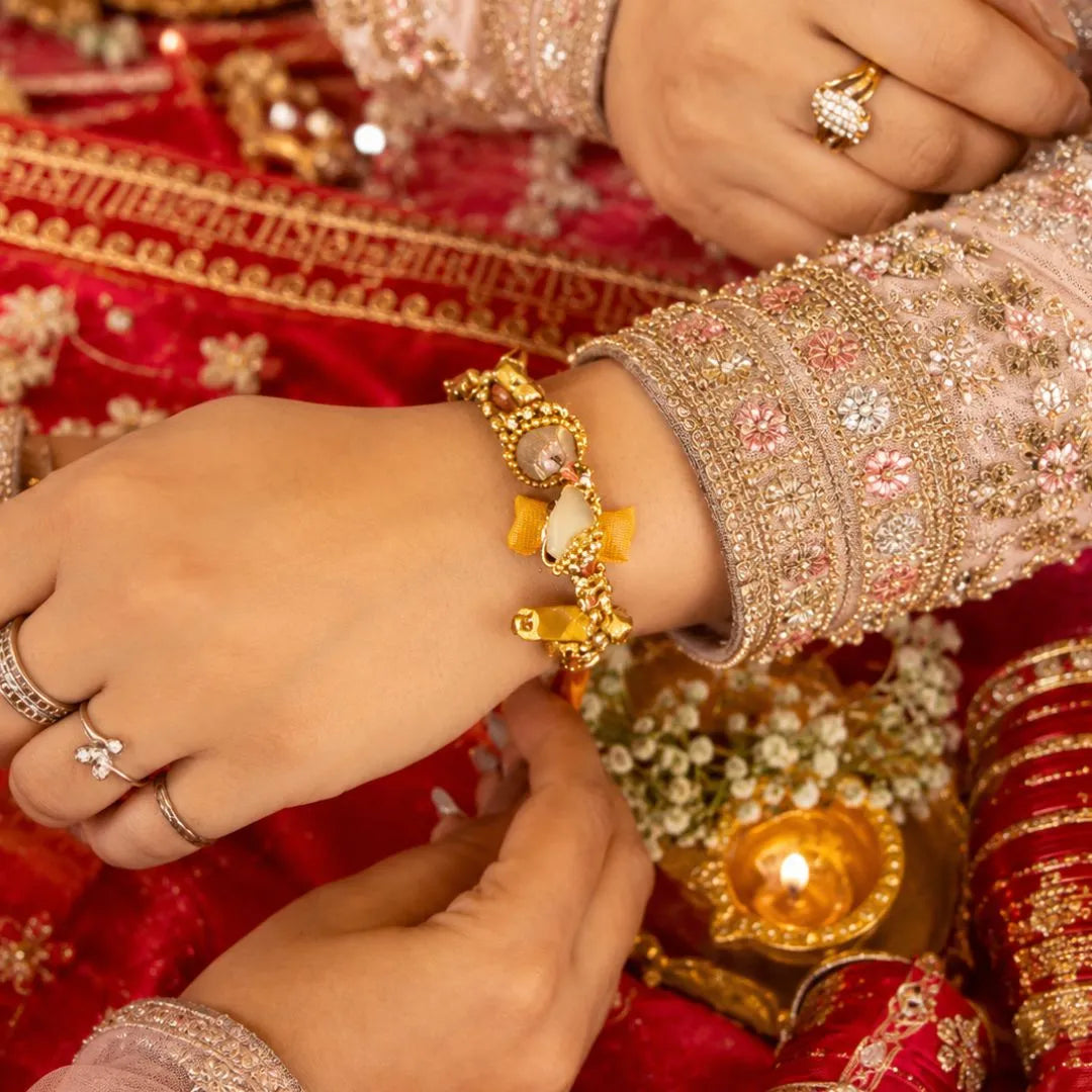Gaana or Kangan Dora in Weddings: Why It Is Tied, Why It Is Hidden and Why Gaana Covers Matter