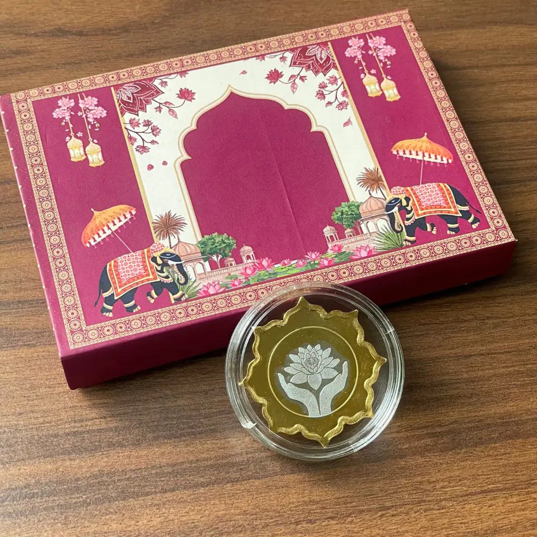 Lotus In Hand, Gold Finish, Lotus Shape, Single (5 g)