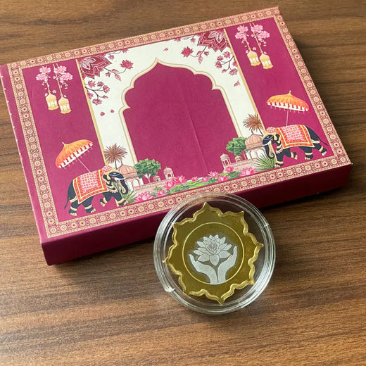 Lotus In Hand, Gold Finish, Lotus Shape, Single (5 g)