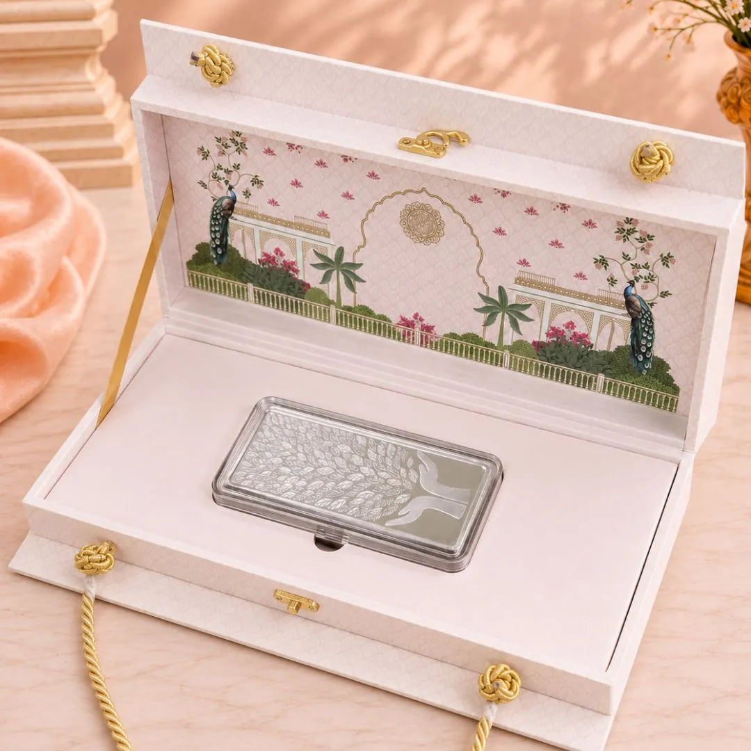 Leaf in Hand 500g Premium Banyan Tree Silver Bar with Elegant Gift Box
