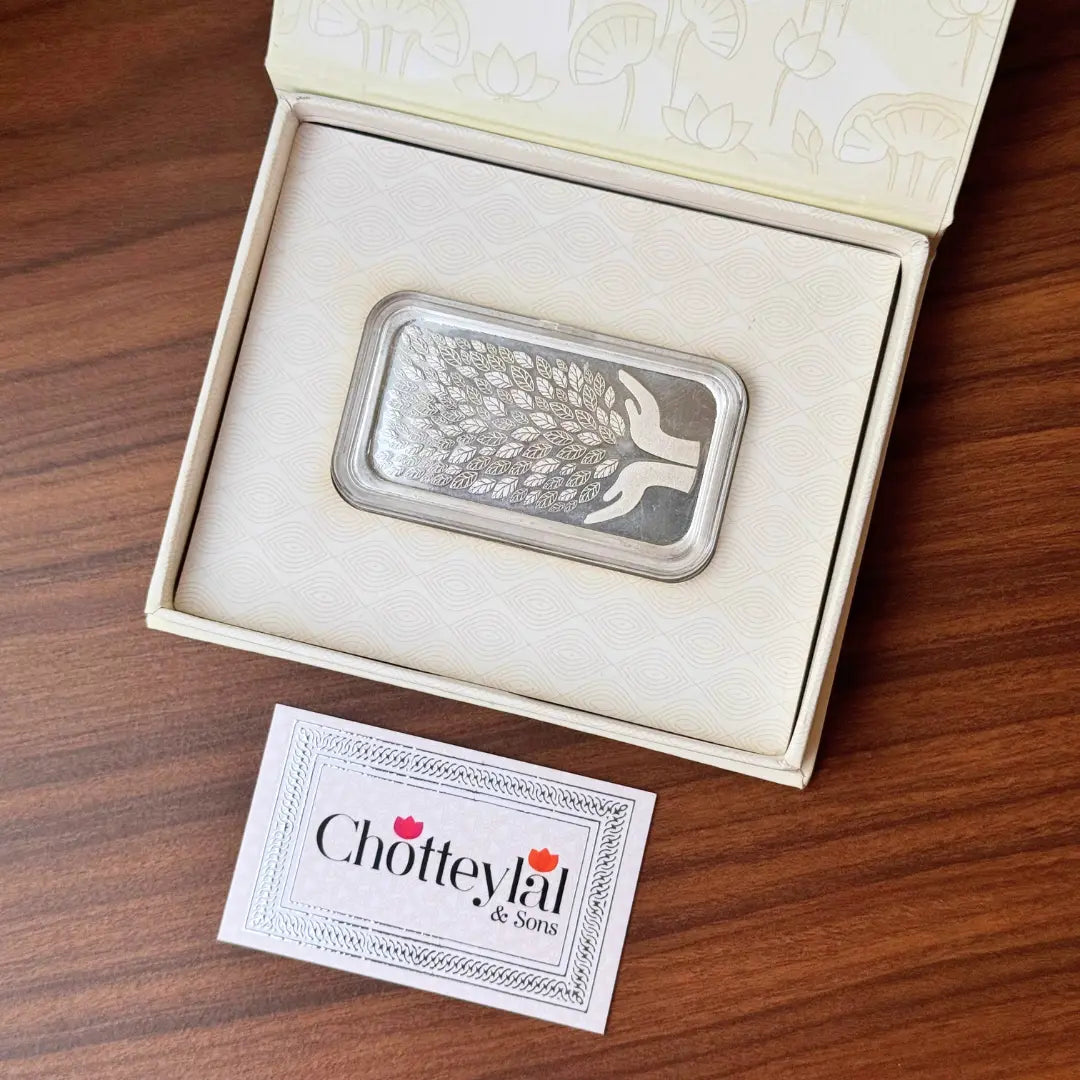 999 Pure Leaf in Hand Silver 20 gm Coin with White box