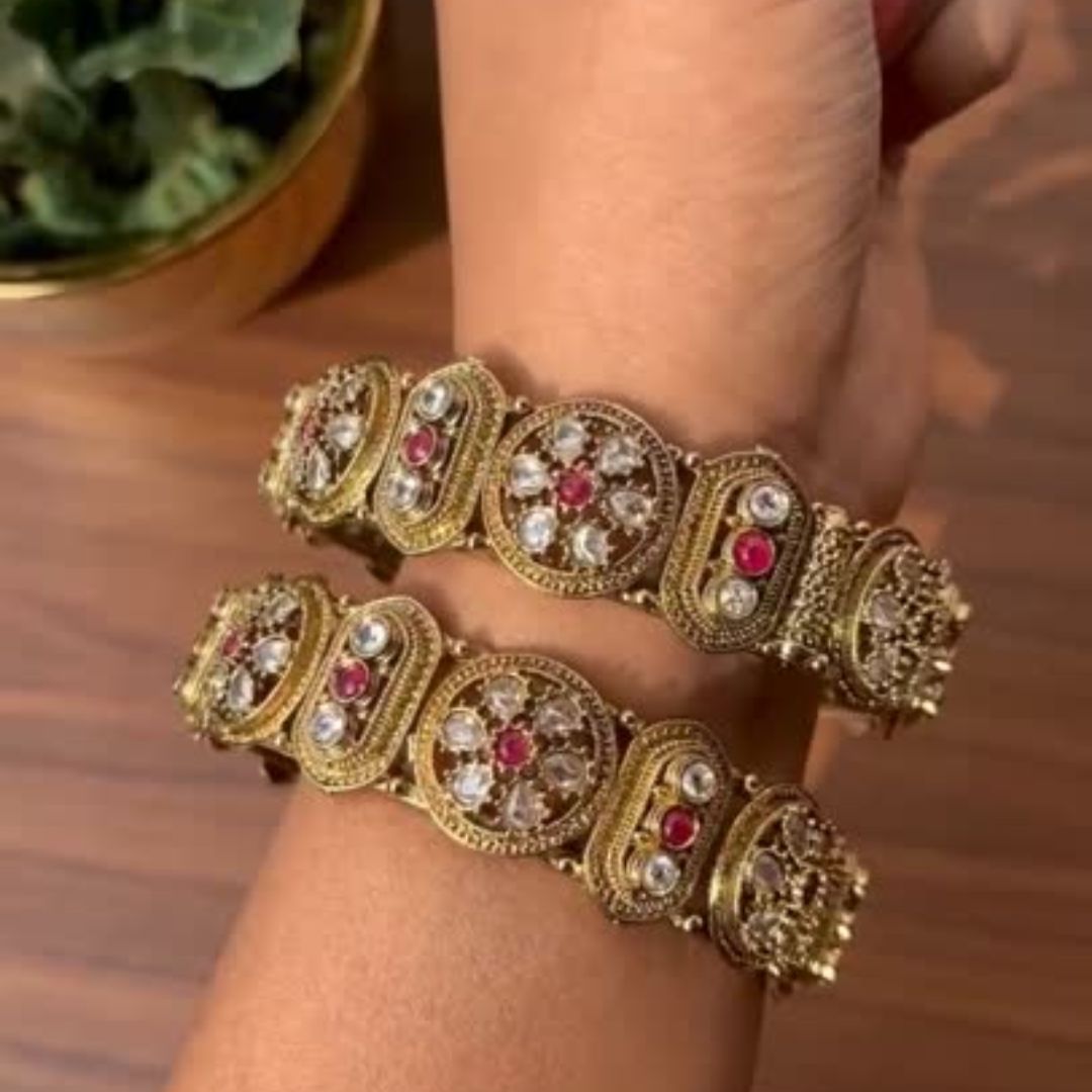 Ruby Floral Antique Kadas