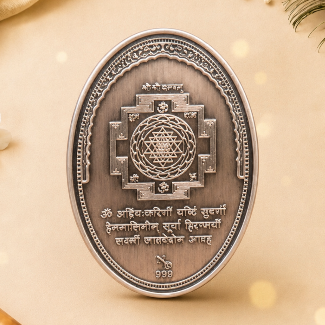 Radha Krishna Ji, 3D Finish, Oval Shape, Single (50 g)