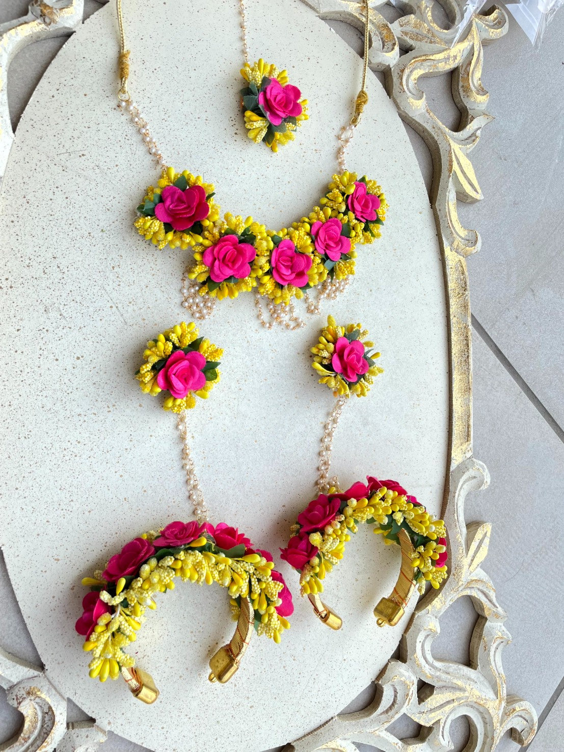 Flower Set For Bride Haldi / Mehndi Ceremony